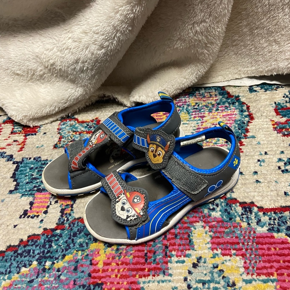 Kids sandals